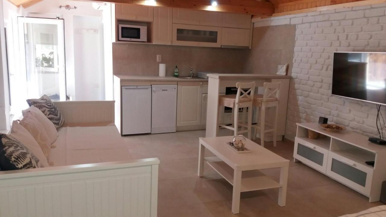 Rita Apartman & Studio Zrenjanin Buitenkant foto